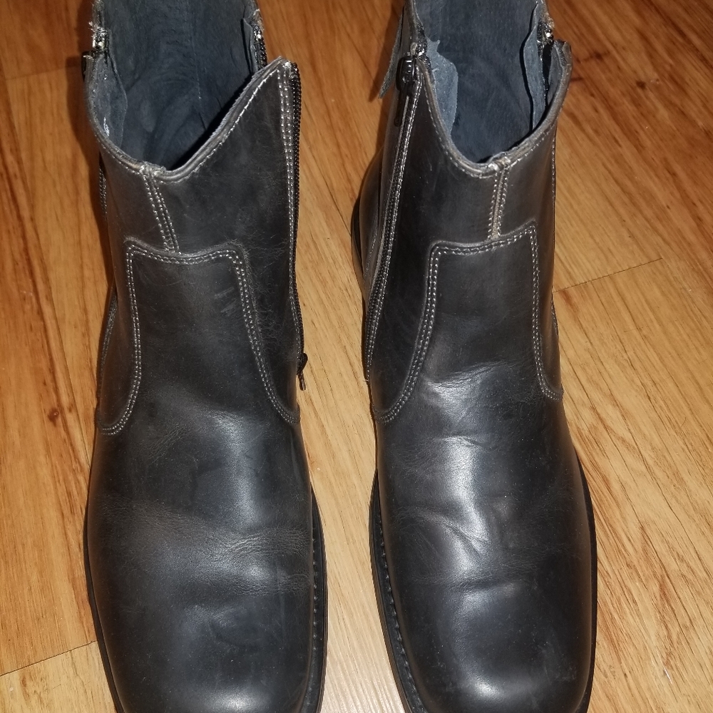 Mens leather boots. Alfani